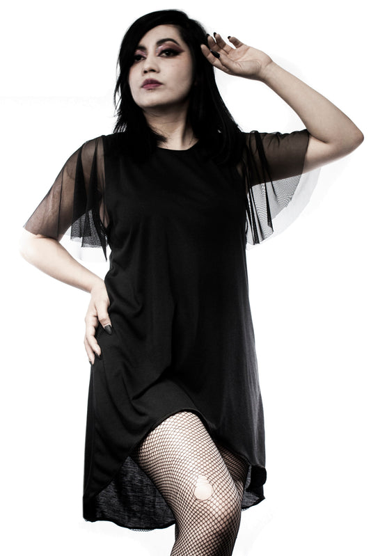 Vestido negro asimétrico manga transparente